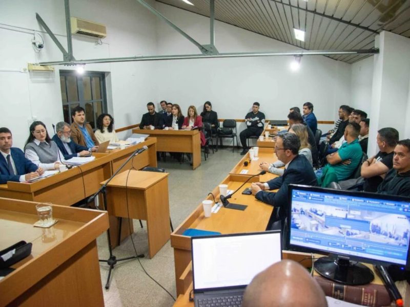 Juicio por la golpiza policial a jóvenes Qom: las víctimas ratificaron la brutalidad del operativo y las defensas pidieron la prescripción Juicio por la golpiza policial a jóvenes Qom: las víctimas ratificaron la brutalidad del operativo y las defensas pidieron la prescripción