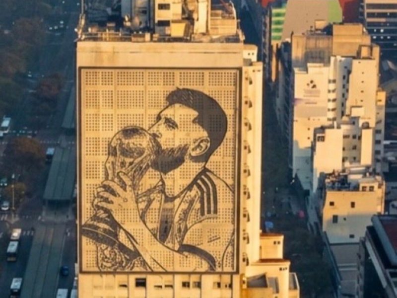 El ex de Pampita propone reemplazar la imagen de Evita por la de Messi en el edificio de Capital Humano El ex de Pampita propone reemplazar la imagen de Evita por la de Messi en el edificio de Capital Humano