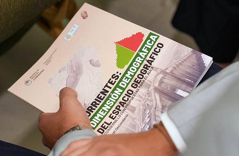Corrientes presentó un nuevo libro de Geografía para la educación secundaria Corrientes presentó un nuevo libro de Geografía para la educación secundaria