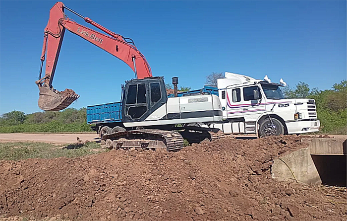 El Espinillo puso en marcha trabajos de desagüe ante los posibles efectos de El Niño El Espinillo puso en marcha trabajos de desagüe ante los posibles efectos de El Niño