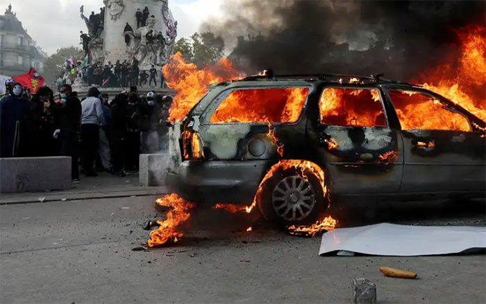 Francia y el estallido: calles arrasadas, edificios incendiados y más de 800 detenidos en jornada de protestas Francia y el estallido: calles arrasadas, edificios incendiados y más de 800 detenidos en jornada de protestas