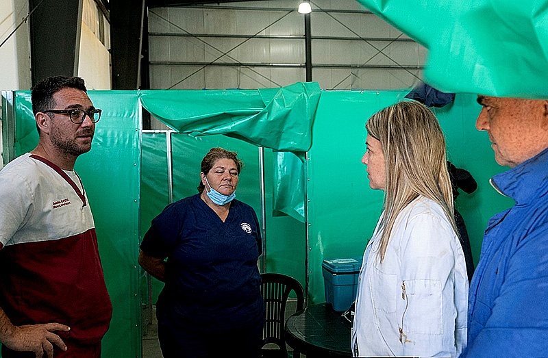 El Gobierno refuerza la contención y asistencia a las familias evacuadas en Puerto Vilelas El Gobierno refuerza la contención y asistencia a las familias evacuadas en Puerto Vilelas