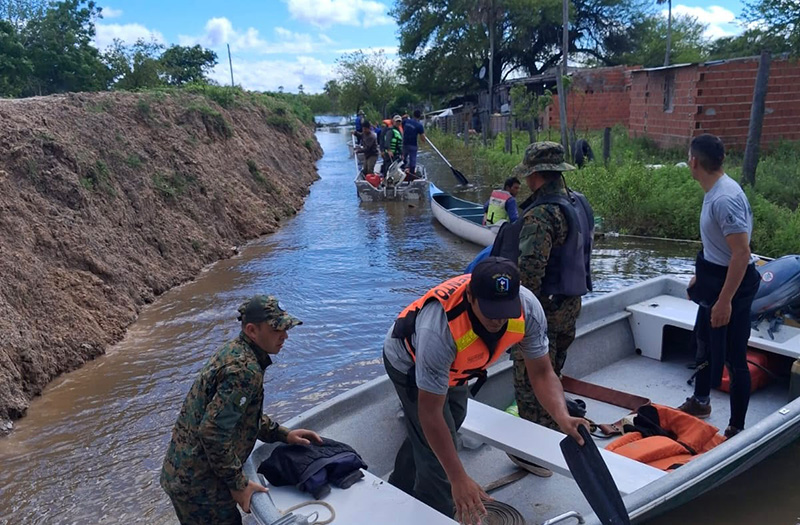El Gobierno Provincial refuerza la asistencia a las familias afectadas en Puerto Vilelas El Gobierno Provincial refuerza la asistencia a las familias afectadas en Puerto Vilelas