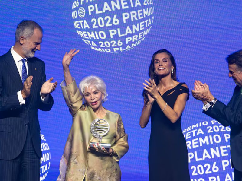 Isabel Allende ganó el Premio Planeta con una novela que retoma la historia de La casa de los espíritus Isabel Allende ganó el Premio Planeta con una novela que retoma la historia de La casa de los espíritus