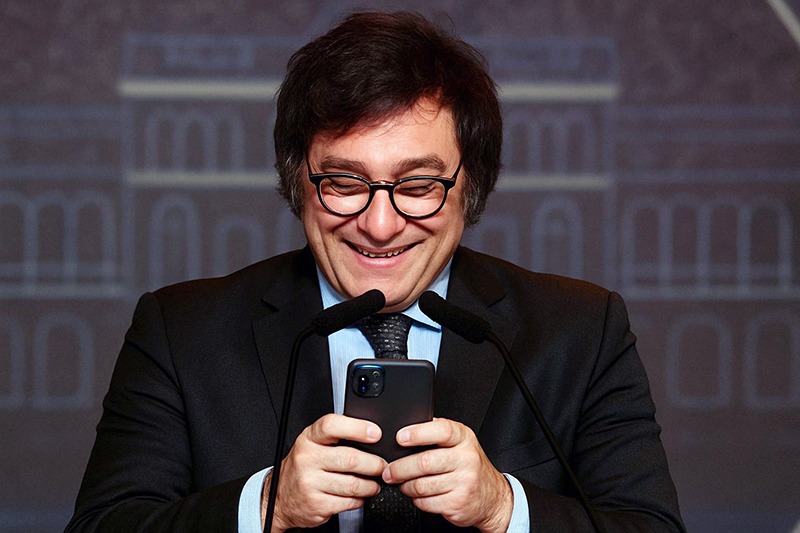 Milei aseguró que cuenta con US5.000 millones para hacer frente a una corrida cambiaria Milei aseguró que cuenta con US5.000 millones para hacer frente a una corrida cambiaria