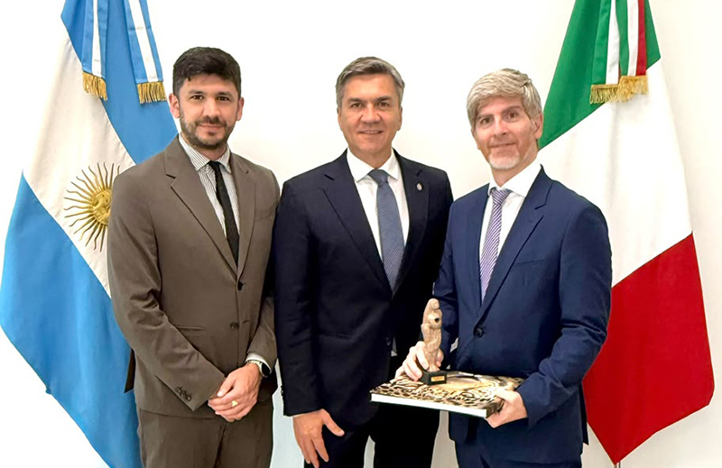 Chaco agradeció al cónsul argentino en Milán por su acompañamiento en la misión comercial Chaco agradeció al cónsul argentino en Milán por su acompañamiento en la misión comercial