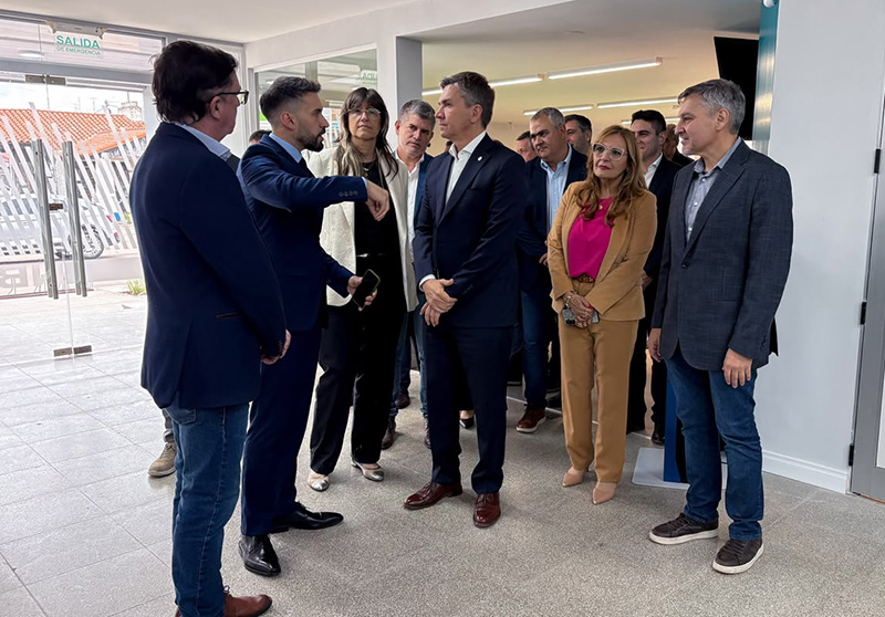 Zdero inauguró las remodelaciones de la sucursal del Nuevo Banco del Chaco en Villa Ángela Zdero inauguró las remodelaciones de la sucursal del Nuevo Banco del Chaco en Villa Ángela