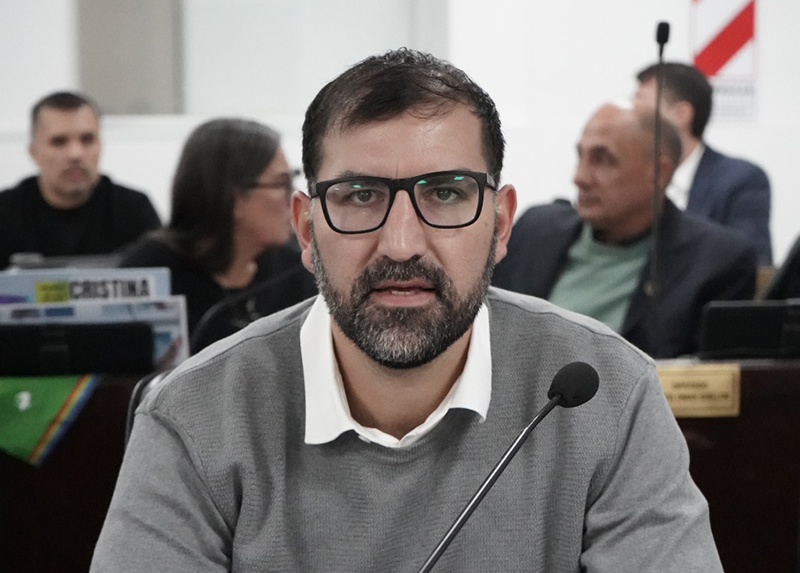Moser al oficialismo: “Están destruyendo la provincia y empeorando la calidad de vida de la gente” Moser al oficialismo: “Están destruyendo la provincia y empeorando la calidad de vida de la gente”