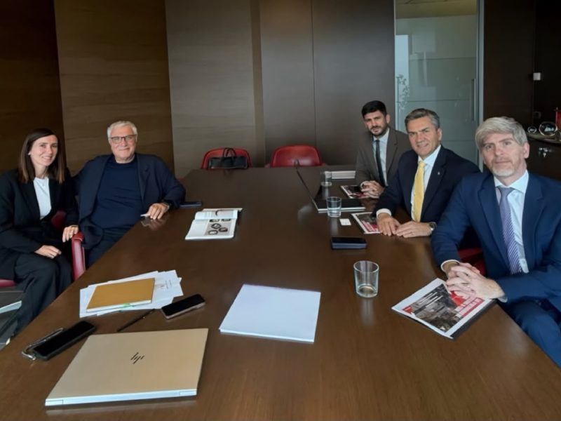 En Milán, Zdero se reunió con referentes mundiales del diseño, el mobiliario y las artesanías En Milán, Zdero se reunió con referentes mundiales del diseño, el mobiliario y las artesanías