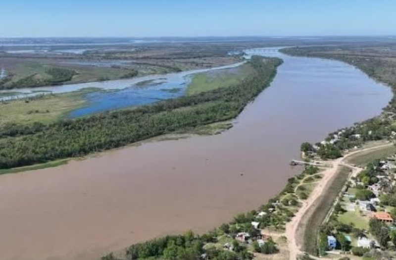El Comité de Emergencia lleva tranquilidad a la población ante versiones no oficiales sobre la crecida del Paraná El Comité de Emergencia lleva tranquilidad a la población ante versiones no oficiales sobre la crecida del Paraná