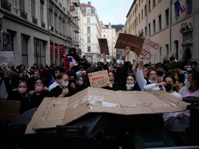 Multitudinaria movilización en Francia en reclamo de recursos para educación pública Multitudinaria movilización en Francia en reclamo de recursos para educación pública