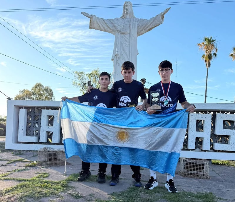 Las Breñas recibió a sus campeones panamericanos de pádel Las Breñas recibió a sus campeones panamericanos de pádel