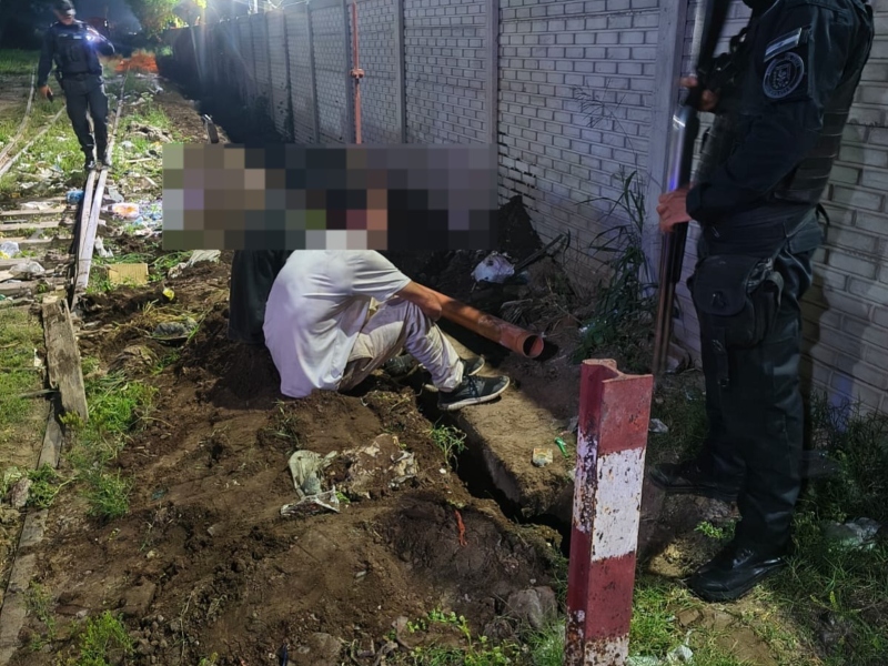 Dos demorados por sustracción de caños de agua Dos demorados por sustracción de caños de agua