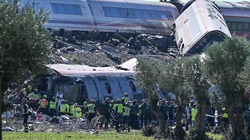 Un argentino murió en el accidente ferroviario en España y otro permanece desaparecido Un argentino murió en el accidente ferroviario en España y otro permanece desaparecido