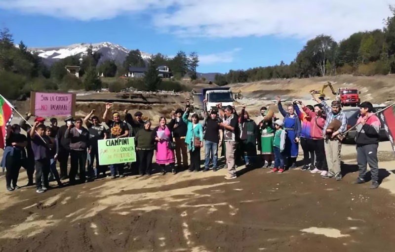 Revés judicial para Ginóbili: anularon el fallo que ordenaba a una comunidad mapuche restituirle un terreno en Villa La Angostura Revés judicial para Ginóbili: anularon el fallo que ordenaba a una comunidad mapuche restituirle un terreno en Villa La Angostura