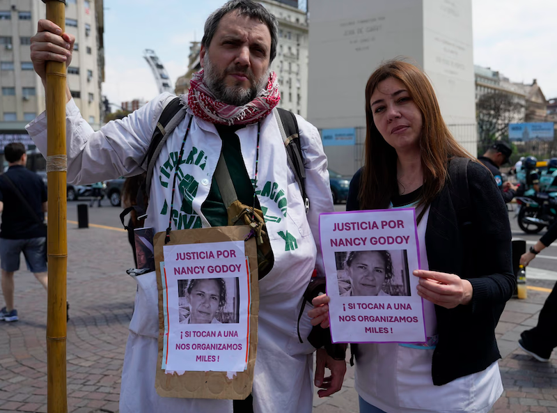 Docentes se manifestaron en el Obelisco por Nancy Godoy y llevaron adelante un paro en todo el país Docentes se manifestaron en el Obelisco por Nancy Godoy y llevaron adelante un paro en todo el país