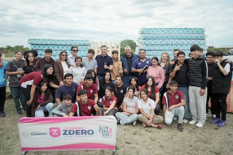 Zdero entregó equipamientos y firmó convenios con la EFA del paraje El Fiscal Zdero entregó equipamientos y firmó convenios con la EFA del paraje El Fiscal