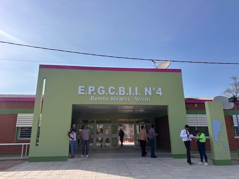 Wichí-El pintado: Zdero inauguró a nuevo el edificio de la Escuela Bilingüe Intercultural N°4 Wichí-El pintado: Zdero inauguró a nuevo el edificio de la Escuela Bilingüe Intercultural N°4