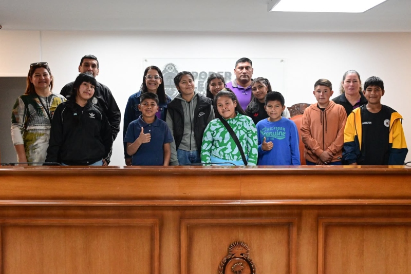 Estudiantes de la EEP Nº 911 de San Martín visitaron la Legislatura Estudiantes de la EEP Nº 911 de San Martín visitaron la Legislatura