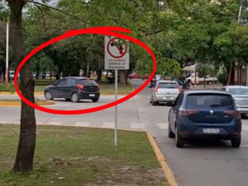 Semáforos en rojo y giros indebidos: secuestraron 12 vehículos por infracciones en Resistencia Semáforos en rojo y giros indebidos: secuestraron 12 vehículos por infracciones en Resistencia
