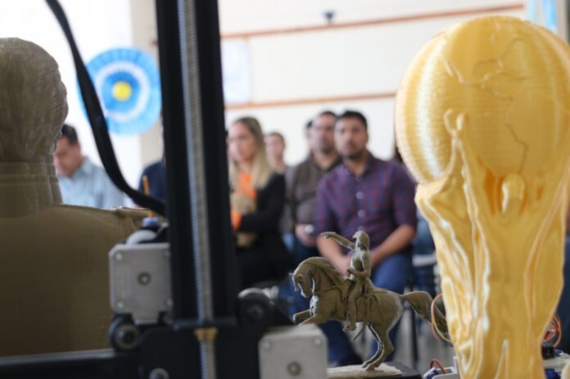 Curso autoasistido para aprender impresión 3D y transformar una idea en una pieza concreta Curso autoasistido para aprender impresión 3D y transformar una idea en una pieza concreta