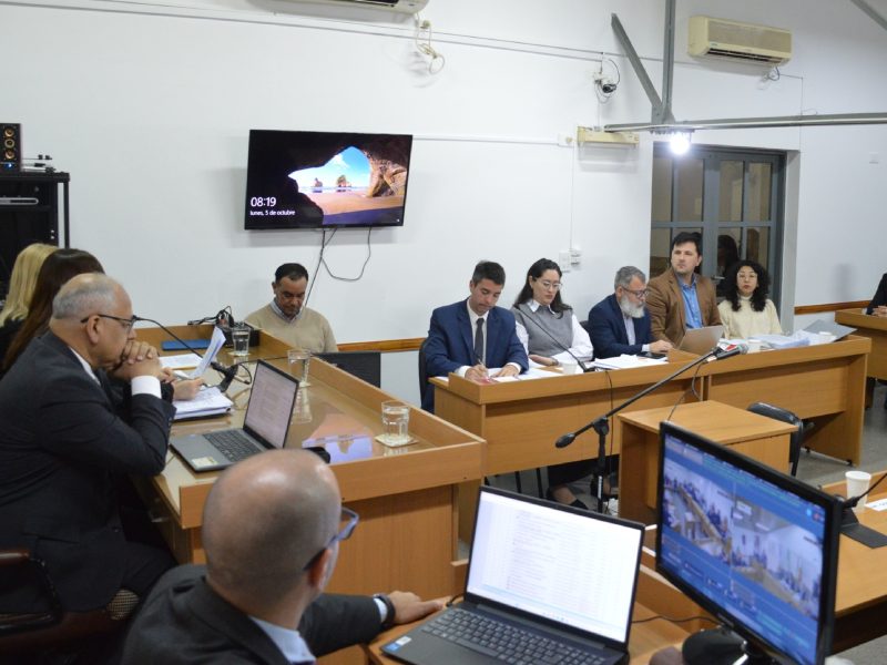 Comenzó el juicio contra 10 policías del Chaco por las agresiones a jóvenes Qom de Fontana Comenzó el juicio contra 10 policías del Chaco por las agresiones a jóvenes Qom de Fontana