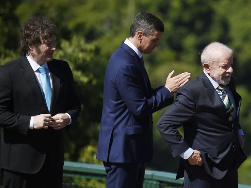 Milei evitó saludar a Lula tras su triunfo y el Gobierno debate el impacto de la elección en Brasil Milei evitó saludar a Lula tras su triunfo y el Gobierno debate el impacto de la elección en Brasil