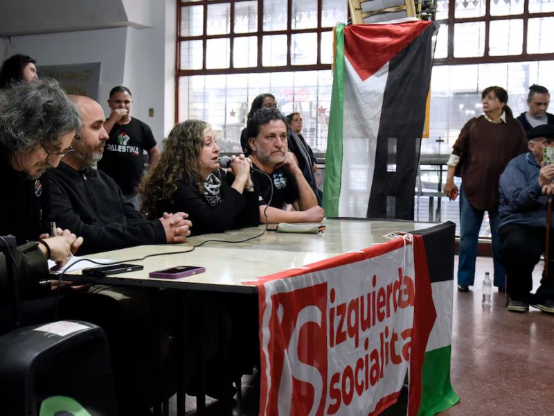 La Policía Federal realizó dos allanamientos a militantes de la causa palestina La Policía Federal realizó dos allanamientos a militantes de la causa palestina