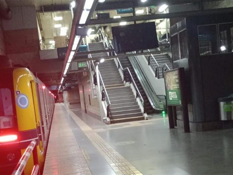 Paro total en todas las líneas del subte porteñas tras la violenta detención de delegados gremiales Paro total en todas las líneas del subte porteñas tras la violenta detención de delegados gremiales