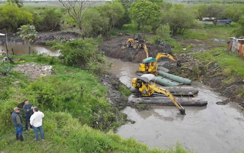 Vialidad Provincial finalizó la limpieza del riacho Arazá para mejorar el drenaje pluvial Vialidad Provincial finalizó la limpieza del riacho Arazá para mejorar el drenaje pluvial