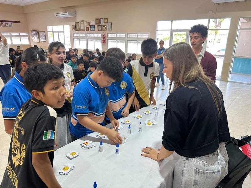 En J. J Castelli, promueven el respeto y la convivencia escolar con talleres de prevención del bullying En J. J Castelli, promueven el respeto y la convivencia escolar con talleres de prevención del bullying