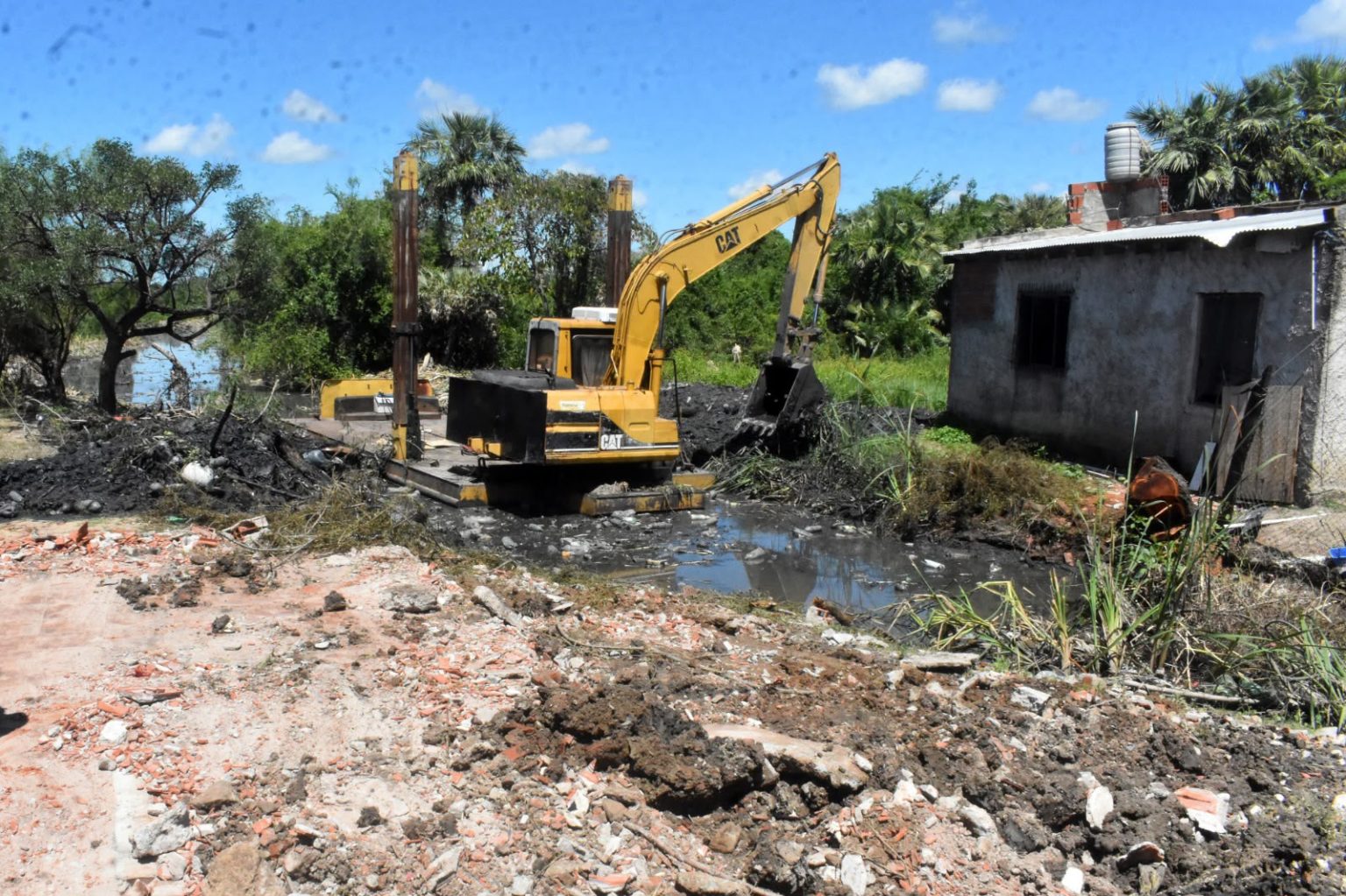 Vilelas: Vialidad Provincial desobstruye desagües para mitigar los efectos de El Niño Vilelas: Vialidad Provincial desobstruye desagües para mitigar los efectos de El Niño