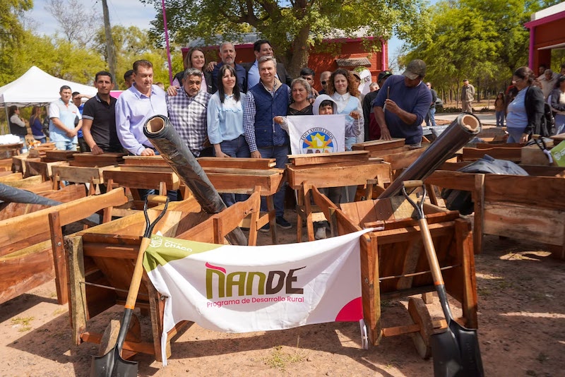 Zdero inauguró la instalaciones del Centro de Desarrollo Productivo en El Impenetrable Zdero inauguró la instalaciones del Centro de Desarrollo Productivo en El Impenetrable